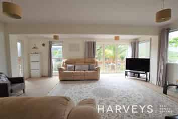 21 Grassmere Road, Henderson