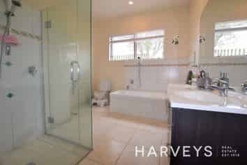 21 Grassmere Road, Henderson