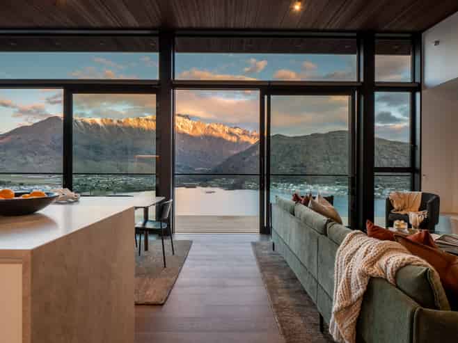 8 McGregor Lane, Queenstown Central