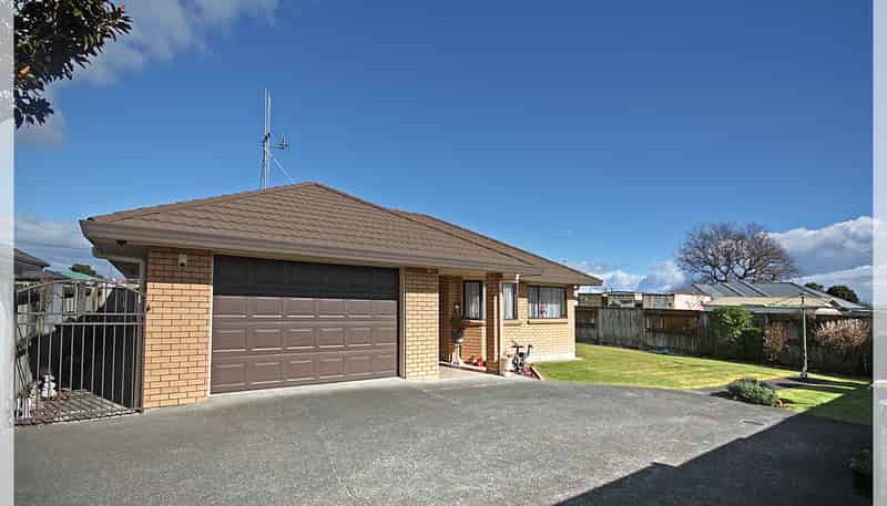 93A Queen Street West, LEVIN