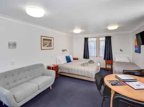 George St Dunedin 16 Unit Motel plus 3-4 Bed Home