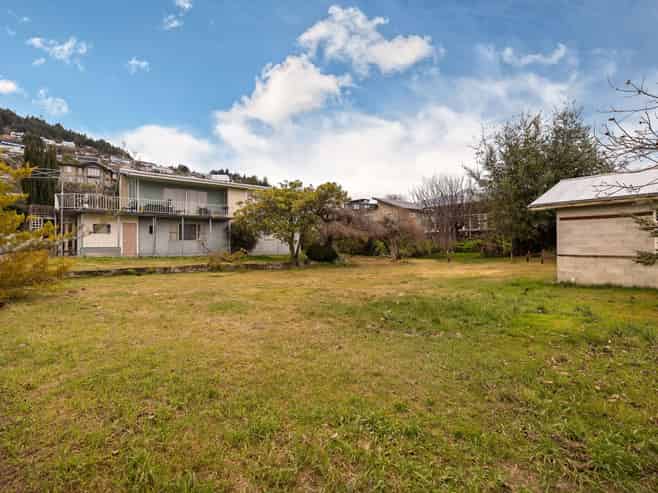 Development gold – Queenstown Central