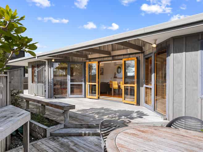 102 Leighton Road, Whangamata