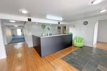 HIGH EXPOSURE CLINIC OR OFFICE SPACE
