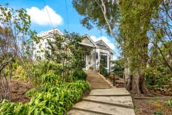 216 North Road, North East Valley