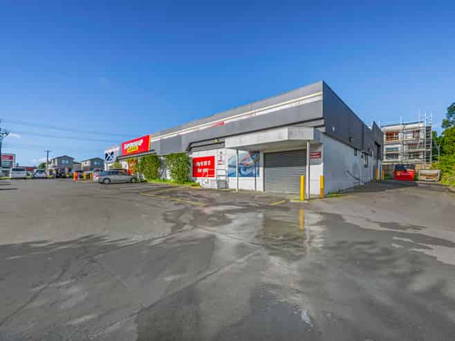 Add-Value Freehold Corner Site