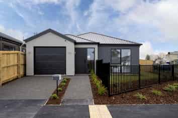 69 Bill Hammond Drive, Belfast