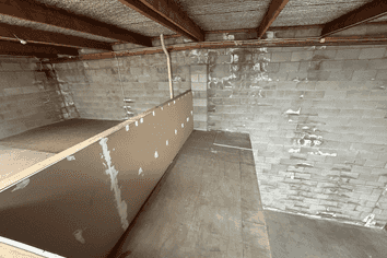 Motivated Vendor – Quality Space - Lease or Buy!
