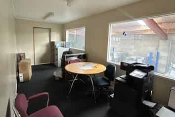 Well-Presented Office & Warehouse