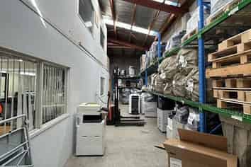Well-Presented Office & Warehouse
