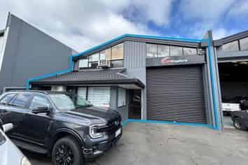 Motivated Vendor – Quality Space - Lease or Buy!