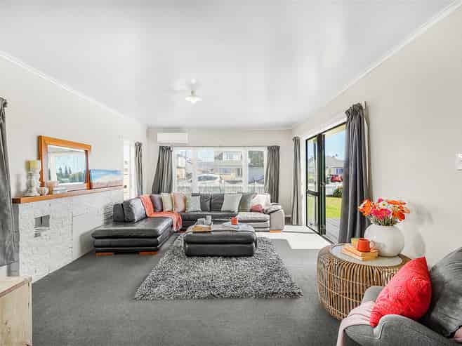 16 Cameron Road, Hamilton East