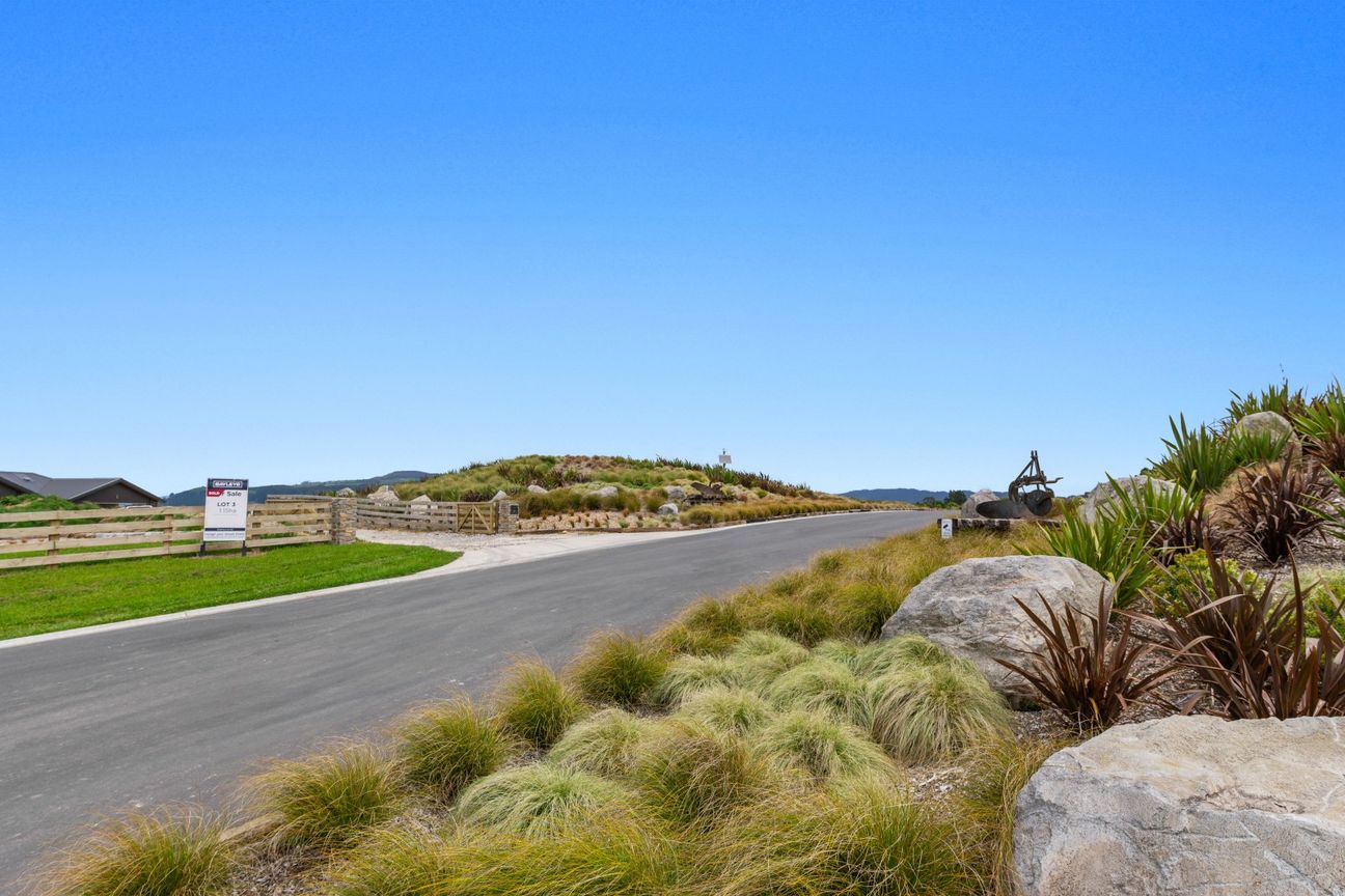 Titles issued - Sections priced from $595,000 - Aanzicht 6
