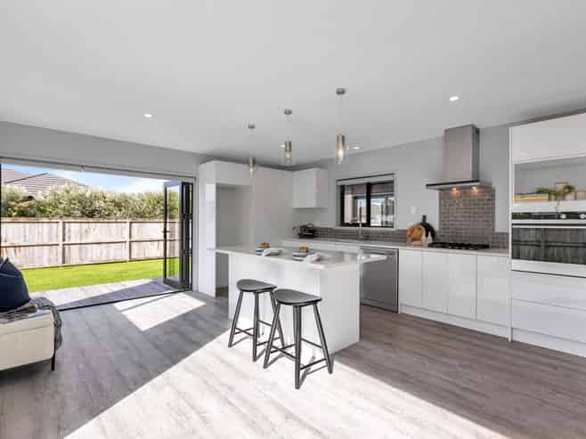 351 One Tree Point Road, One Tree Point
