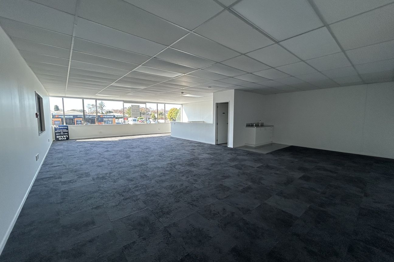 High-exposure Otahuhu industrial unit - Aanzicht 4