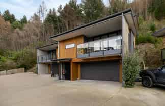 10 St Laura's Lane, Queenstown Hill