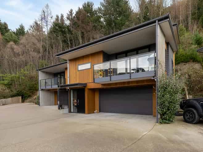 10 St Laura's Lane, Queenstown Hill