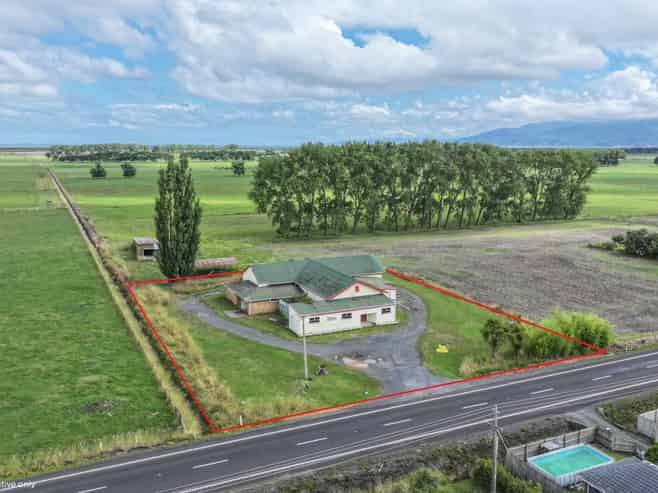 1819 State Highway 25, Pipiroa