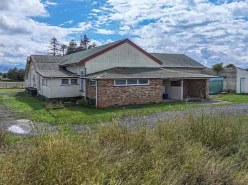 1819 State Highway 25, Pipiroa