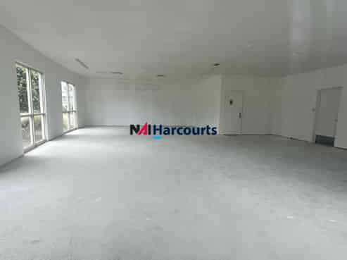 Red Beach Shop For Lease