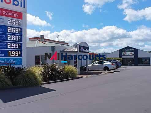 Red Beach Shop For Lease