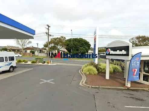 Red Beach Shop For Lease