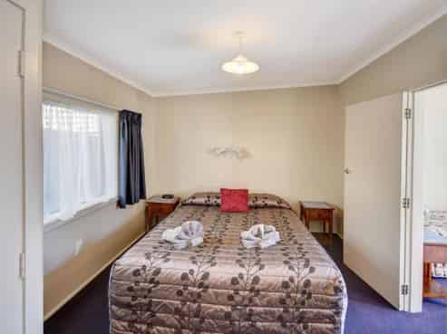 Land & Buildings - 16 Units - George St Dunedin