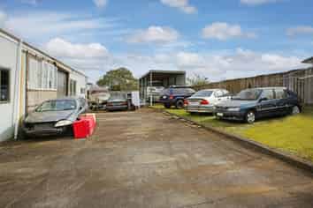 322 Waiuku Road, Puni
