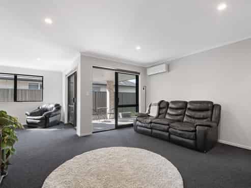 9 Raby Lane, Pyes Pa
