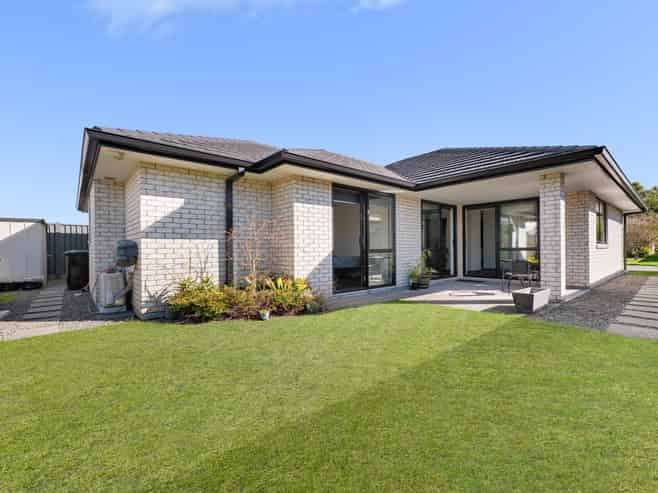 9 Raby Lane, Pyes Pa