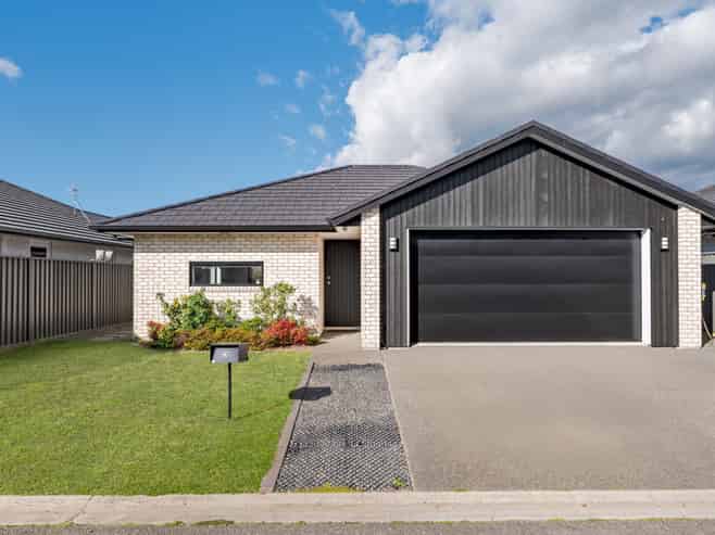 9 Raby Lane, Pyes Pa