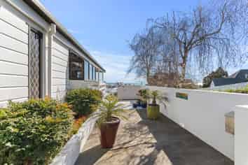 10 Ridge Lane, New Plymouth