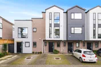7 Waru Lane, Te Atatu Peninsula