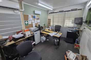 Workshop & Yard - Porirua