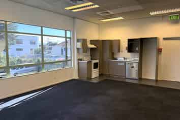 QUALITY RETAIL SPACE IN NEW LYNN

 
