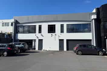 QUALITY RETAIL SPACE IN NEW LYNN

 
