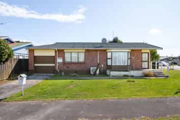 2A Saint Lukes Place, Bader