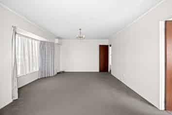 2A Saint Lukes Place, Bader