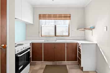 2A Saint Lukes Place, Bader
