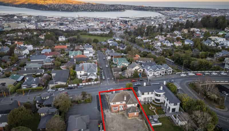 339 Highgate, Roslyn