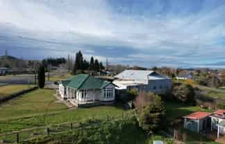 2 and 4 Laura Street, Lumsden