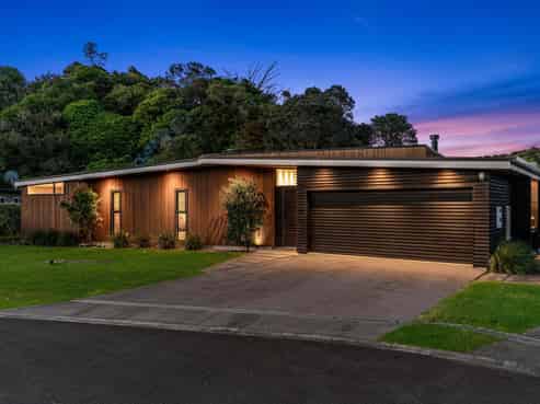 15 Edgewater Place, Matapouri