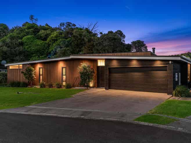 15 Edgewater Place, Matapouri