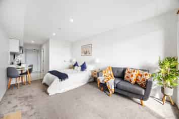 107/8 Gray Avenue, Mangere East