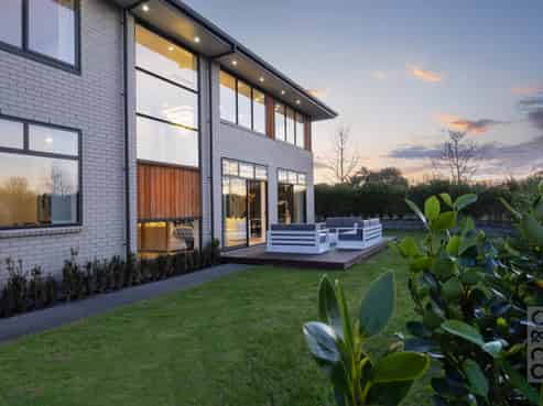 2 Pitoitoi Drive, Riverhead