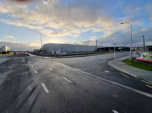 IN THE HEART OF THE CENTRAL DISTRIBUTION HUB