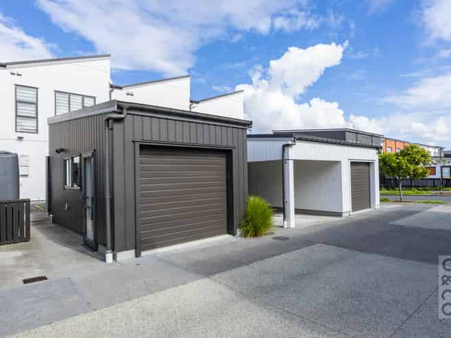 24 Manarini Road, Westgate