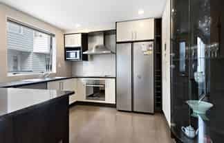 4/6 Islington Aven, New Lynn