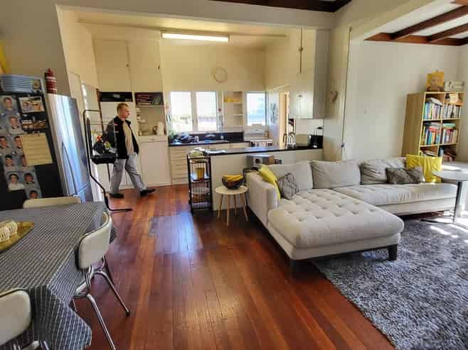 8 Mark Road, Mount Albert