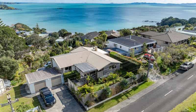 16 Rangikapiti Road, Coopers Beach